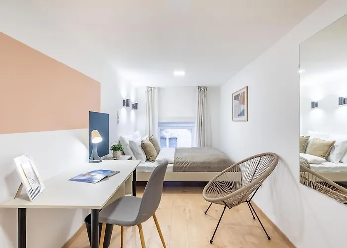 Cityscape Budget Doubledecker B Apartment *